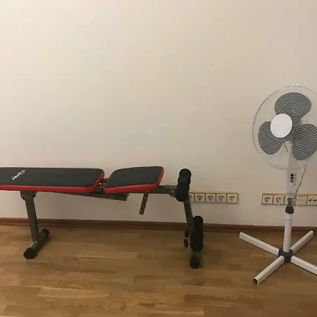 3 Bedrooms With Free Parking And River View アパート リガ