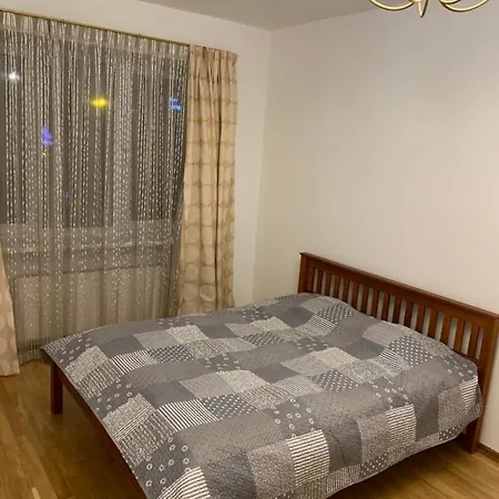 3 Bedrooms With Free Parking And River View リガ