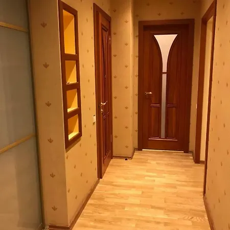 Appartamento 3 Bedrooms With Free Parking And River View Riga